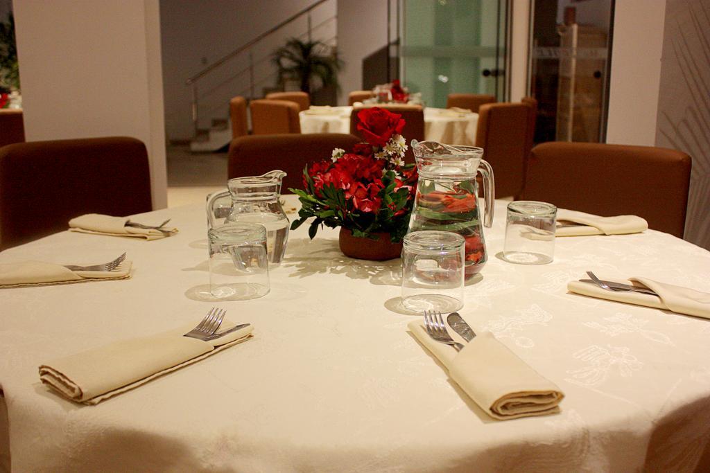 Mc Hotel Ica Luaran gambar