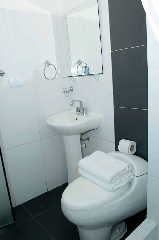 Mc Hotel Ica Luaran gambar
